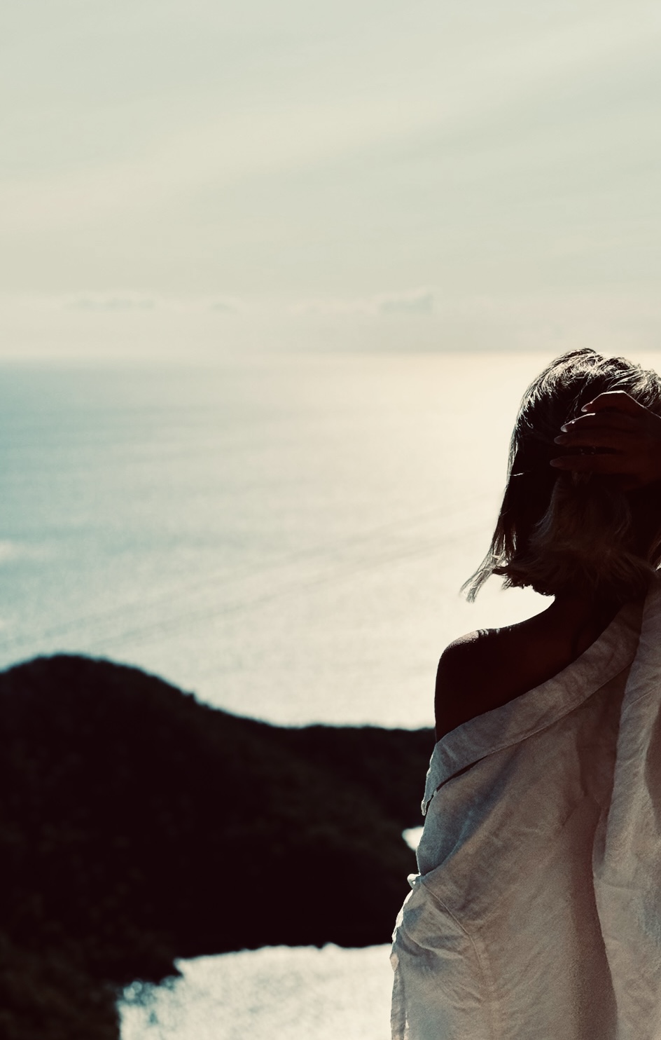 Sirin Sarikaya looking out over the sea